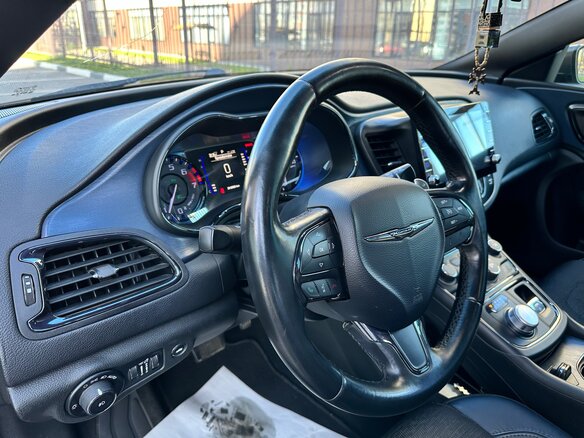 2015 Chrysler 200 II, серый, 1350000 рублей - вид 14
