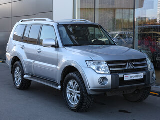 2011 Mitsubishi Pajero IV, серебристый, 1598000 рублей, вид 3