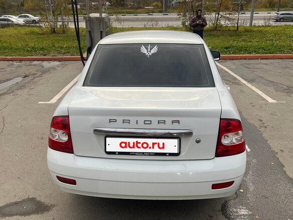 2011 Lada (ВАЗ) Priora I, белый, 300000 рублей - вид 2