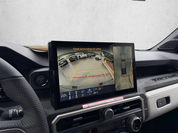 2025 Toyota Tacoma IV, чёрный, 8228963 рублей - вид 5