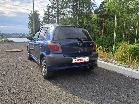 2001 Toyota Vitz I (P10), синий, 250000 рублей - вид 3