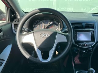 2016 Hyundai Solaris I Рестайлинг, красный, 730000 рублей, вид 5