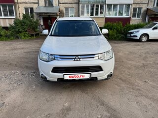 2014 Mitsubishi Outlander III, белый, 1550000 рублей, вид 2