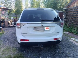 2012 Mitsubishi Outlander III, белый, 1650000 рублей, вид 4