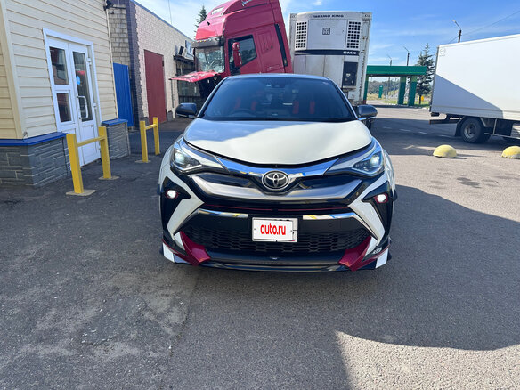 2019 Toyota C-HR I Рестайлинг, белый, 2450000 рублей - вид 1