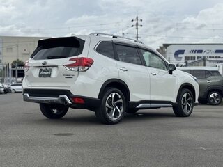 2022 Subaru Forester V Рестайлинг, белый, 2150001 рублей, вид 4