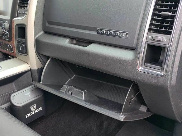 2014 Dodge RAM IV (DS/DJ), чёрный, 4400000 рублей - вид 15