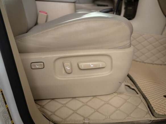 2007 Lexus LX 570 III, белый, 2299000 рублей - вид 24