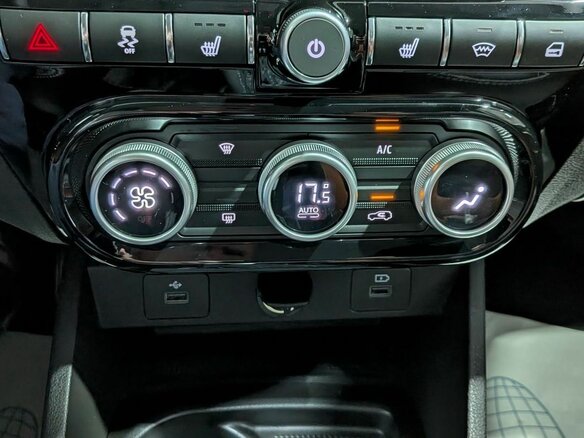 2026 Lada (ВАЗ) Vesta I Рестайлинг (NG), серебристый - вид 8