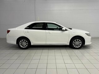 2013 Toyota Camry VII (XV50), белый, 1360000 рублей, вид 4
