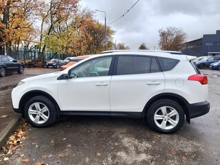 2014 Toyota RAV4 IV (XA40), белый, 2200000 рублей, вид 4