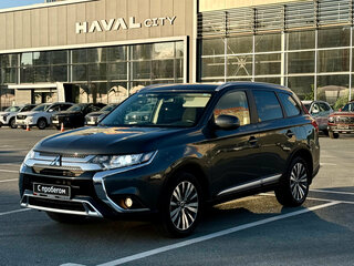 2019 Mitsubishi Outlander III Рестайлинг 3, серый, 2200000 рублей, вид 2