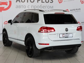 2013 Volkswagen Touareg II, белый, 1920000 рублей, вид 2