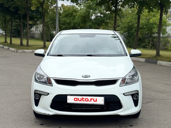 2018 Kia Rio IV, белый, 900000 рублей - вид 1
