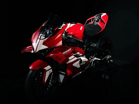 2026 Ducati Superleggera V4, красный, 19900000 рублей, вид 5