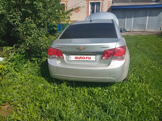 2010 Chevrolet Cruze I, серебристый, 400000 рублей, вид 2