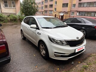 2015 Kia Rio III Рестайлинг, белый, 730000 рублей, вид 2