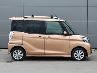2018 Nissan Dayz Roox I Рестайлинг, жёлтый, 849000 рублей, вид 4