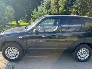 2013 Chevrolet Niva I Рестайлинг, чёрный, 480000 рублей, вид 1