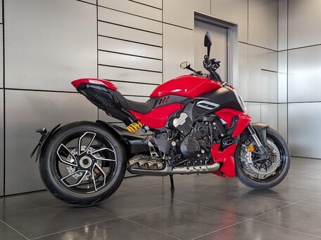 2023 Ducati Diavel V4, красный, 3150000 рублей, вид 5
