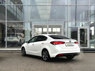 2018 Kia Cerato III Рестайлинг (Classic), белый, 1339000 рублей, вид 4