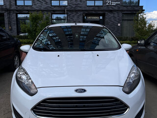 2015 Ford Fiesta Mk6 Рестайлинг, белый, 750000 рублей, вид 2