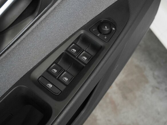 2020 SEAT Leon III Рестайлинг, белый, 2049000 рублей - вид 20