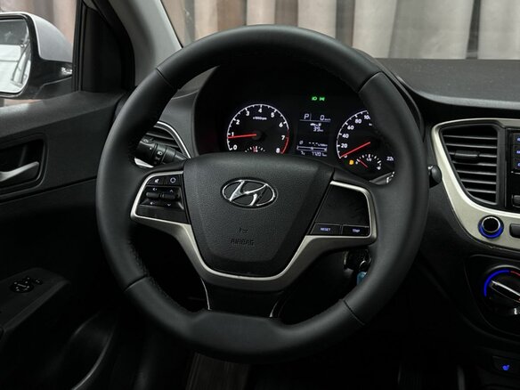 2017 Hyundai Solaris II, серебристый, 1199900 рублей - вид 7