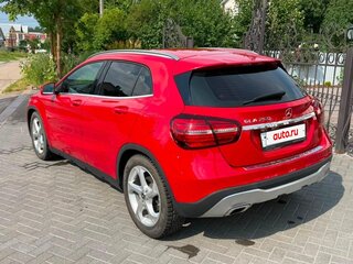 2019 Mercedes-Benz GLA 200 I (X156) Рестайлинг, красный, 2600000 рублей, вид 3
