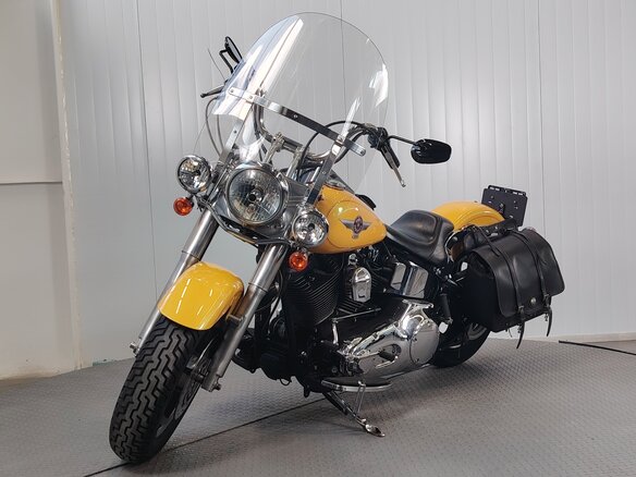 2006 Harley-Davidson Fat Boy, жёлтый, 717000 рублей - вид 3