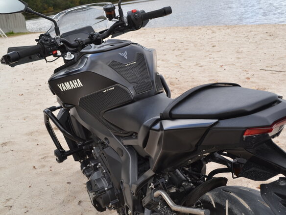 2025 Yamaha MT-09 (FZ-09), чёрный, 1380000 рублей - вид 28
