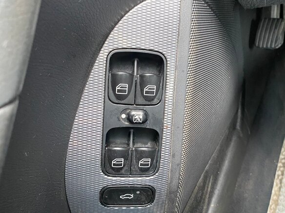 2003 Mercedes-Benz CLK-Класс 200 II (W209), серебристый, 640000 рублей - вид 17
