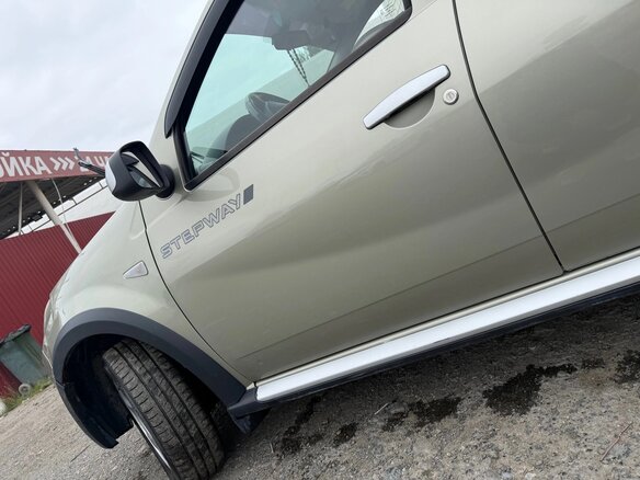 2012 Renault Sandero Stepway I, бежевый, 550000 рублей - вид 4
