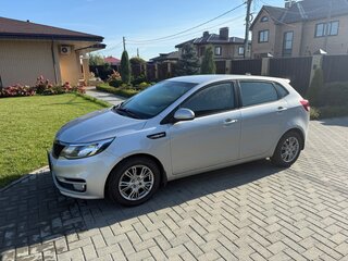 2017 Kia Rio III Рестайлинг, серебристый, 1170000 рублей, вид 1