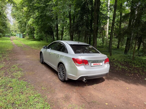 2015 Chevrolet Cruze I Рестайлинг, серебристый, 800000 рублей - вид 5