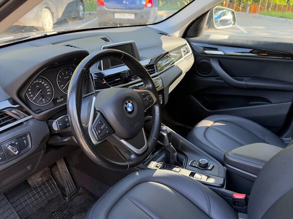 2017 BMW X1 20i xDrive II (F48), коричневый, 2750000 рублей - вид 6