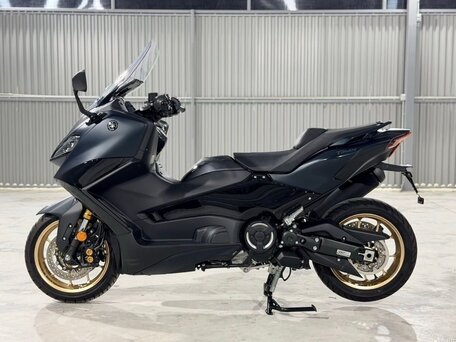 2023 Yamaha TMAX, серый, 1550000 рублей, вид 4