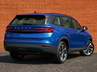 2025 Skoda Kodiaq II, синий, 5350000 рублей, вид 3