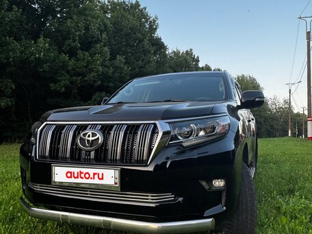 2017 Toyota Land Cruiser Prado 150 Series Рестайлинг 2, чёрный, 5490000 рублей, вид 1