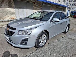 2013 Chevrolet Cruze I Рестайлинг, серебристый, 800000 рублей, вид 1