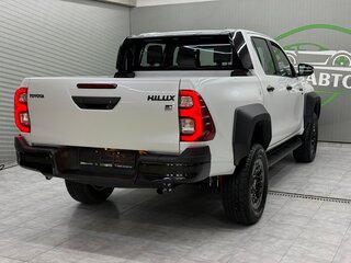 2025 Toyota Hilux VIII Рестайлинг 2, белый, 7050000 рублей, вид 2