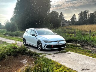 2022 Volkswagen Golf VIII, белый, 2650000 рублей, вид 2