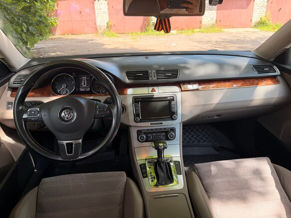 2010 Volkswagen Passat B6, коричневый - вид 9