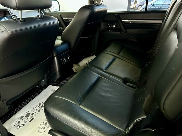 2010 Mitsubishi Pajero IV, коричневый, 1879000 рублей - вид 21