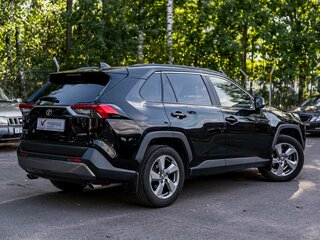 2022 Toyota RAV4 V (XA50), чёрный, 2399000 рублей, вид 2