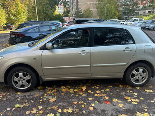 2004 Toyota Corolla IX (E120, E130) Рестайлинг, серебристый, 950000 рублей, вид 3