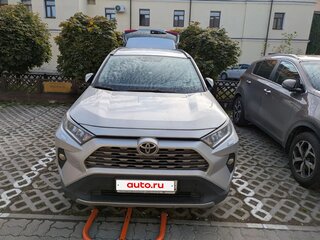2019 Toyota RAV4 V (XA50), серебристый, 2500000 рублей, вид 1