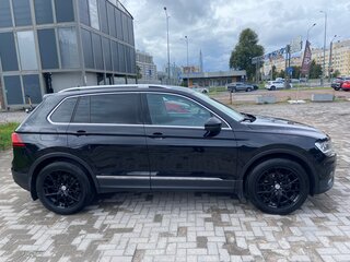 2017 Volkswagen Tiguan II, чёрный, 1950000 рублей, вид 4