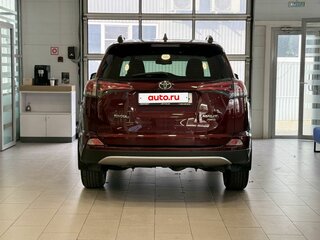2017 Toyota RAV4 IV (XA40) Рестайлинг, красный, 2150000 рублей, вид 3