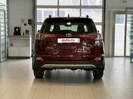 2017 Toyota RAV4 IV (XA40) Рестайлинг, красный, 2150000 рублей, вид 3